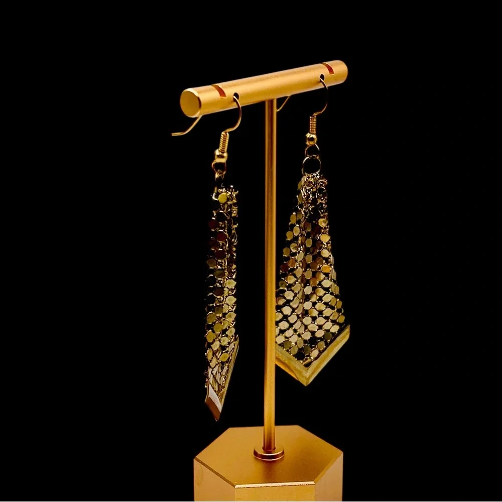 Fab Vintage Gold Tone Mesh Dangle Pierced Earrings - Picture 6 of 12